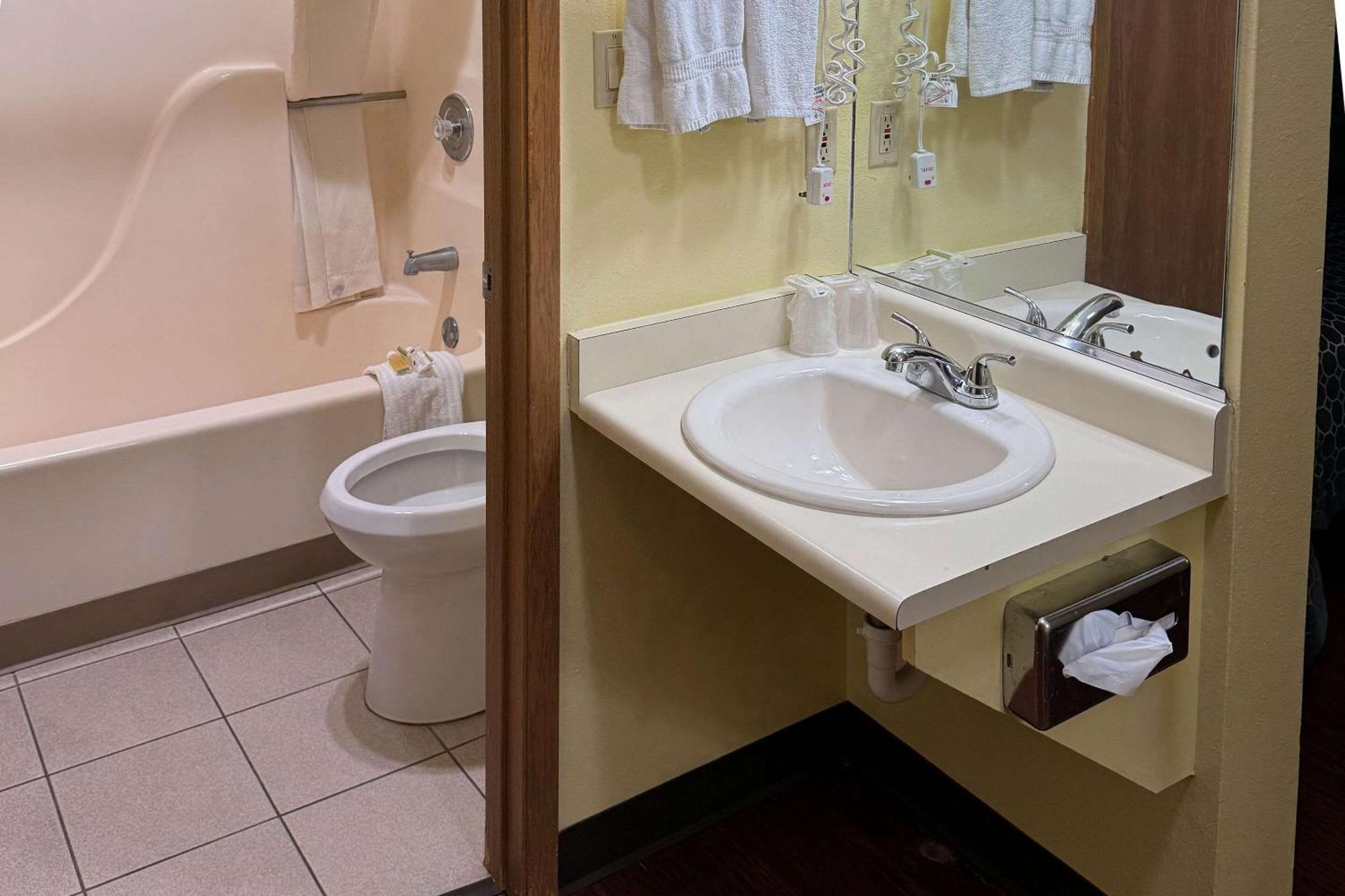 Rodeway Inn Moriarty المظهر الخارجي الصورة